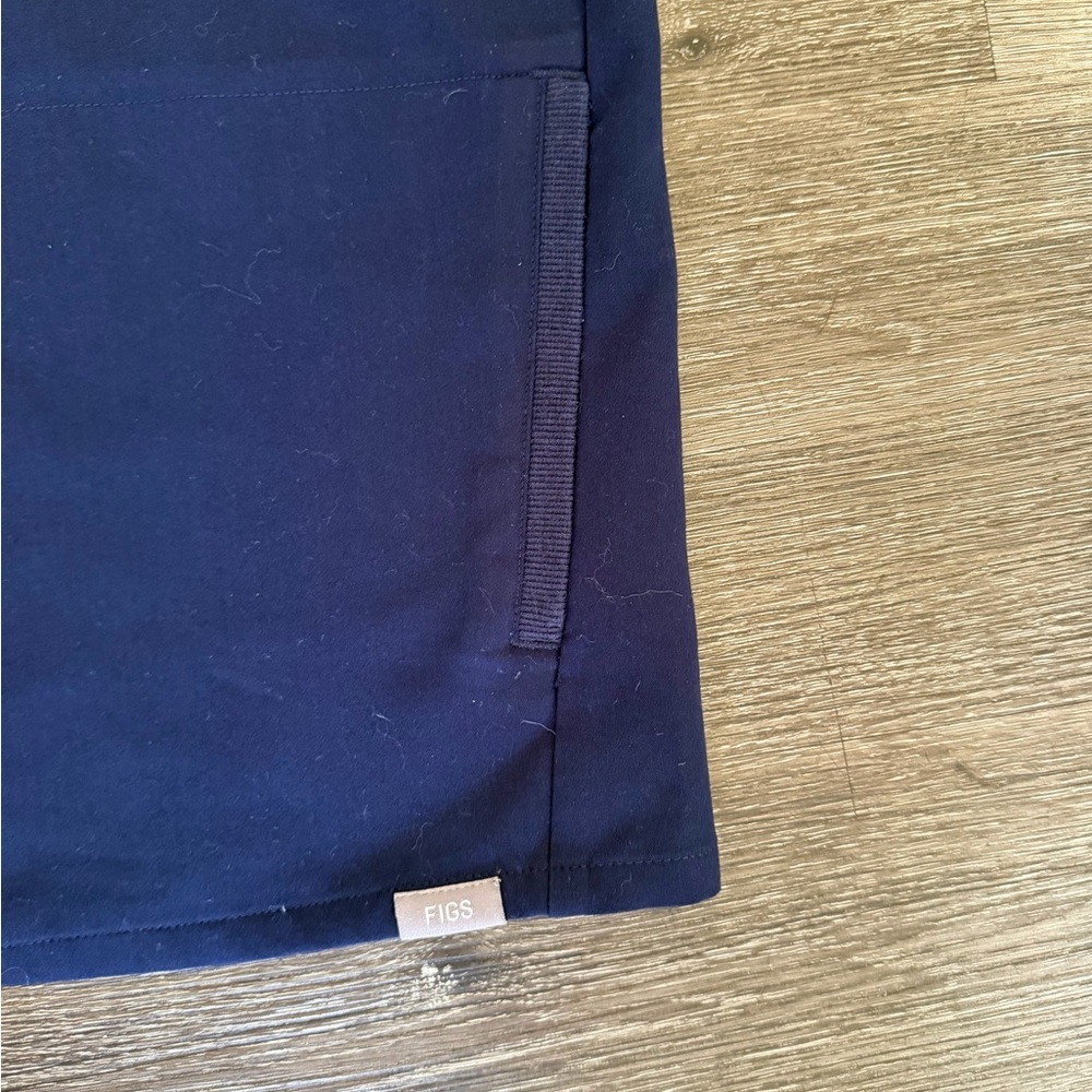 Figs Deep Blue Short Sleeve Men's Tee - Picture 3 of 4